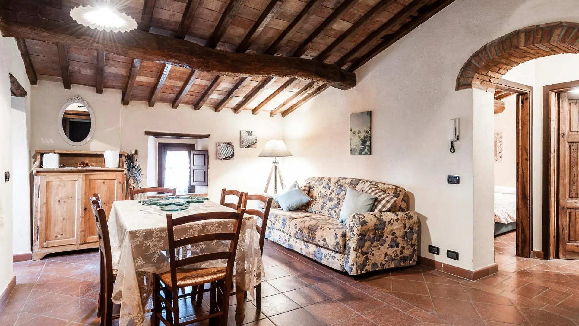 בית כפרי בית הארחה Montecastelli Pisano 	Borgo Cerbaiola איטליה